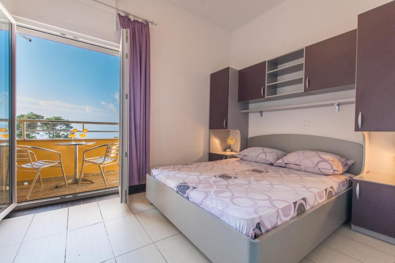 Studio Apartments Zloic In Krvavica Eksteriør billede