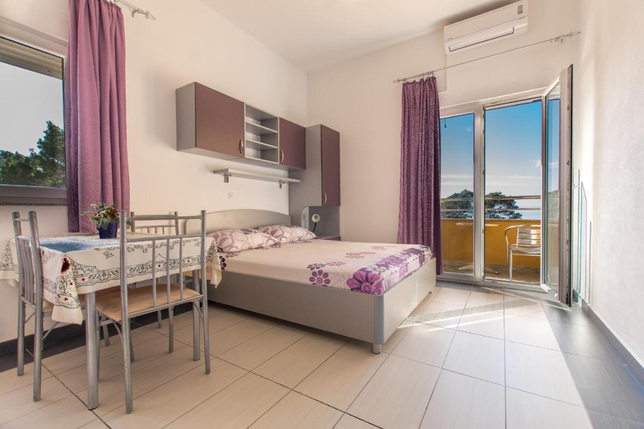 Studio Apartments Zloic In Krvavica Eksteriør billede