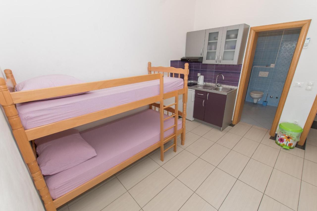 Studio Apartments Zloic In Krvavica Eksteriør billede