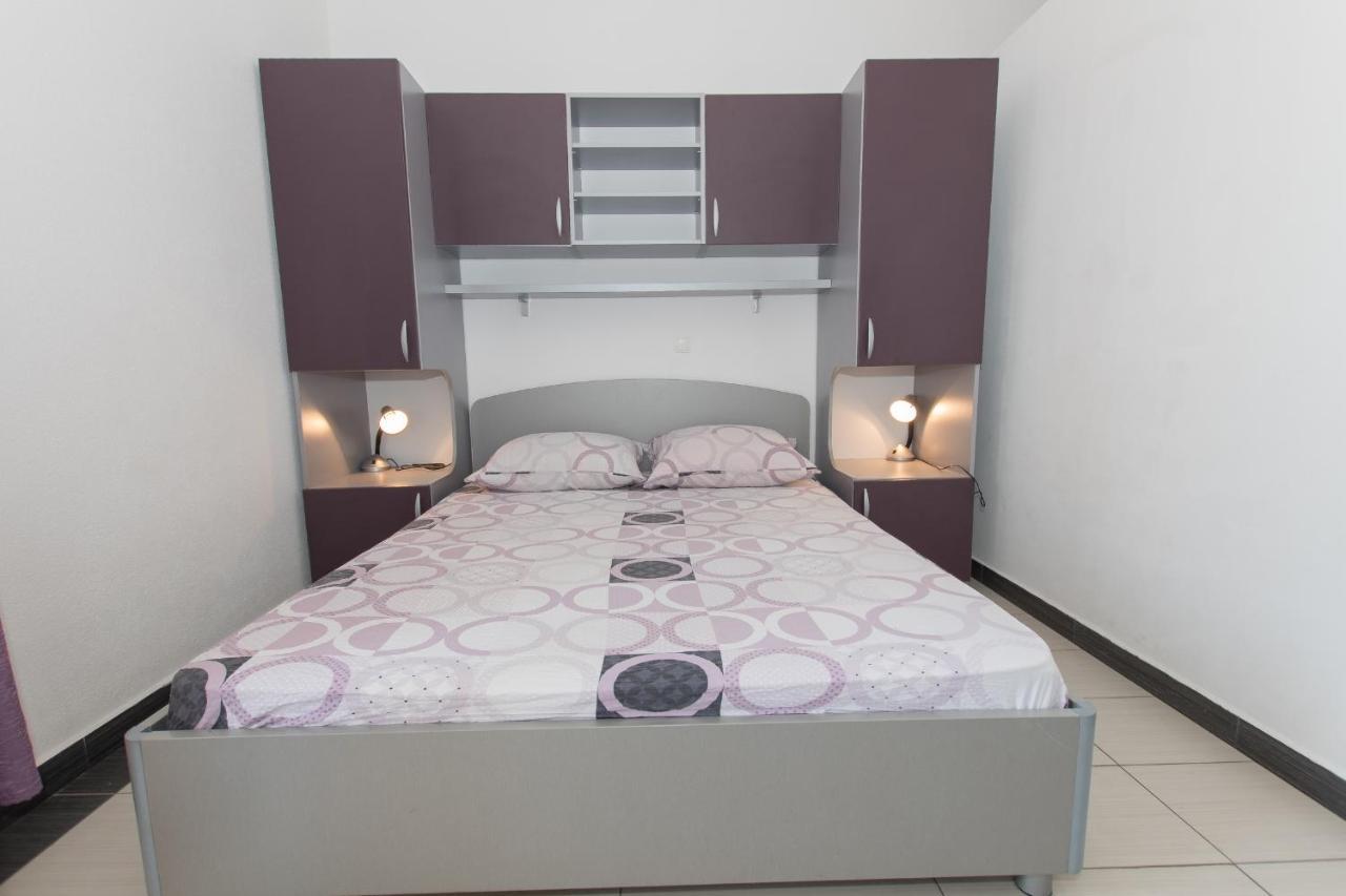 Studio Apartments Zloic In Krvavica Eksteriør billede
