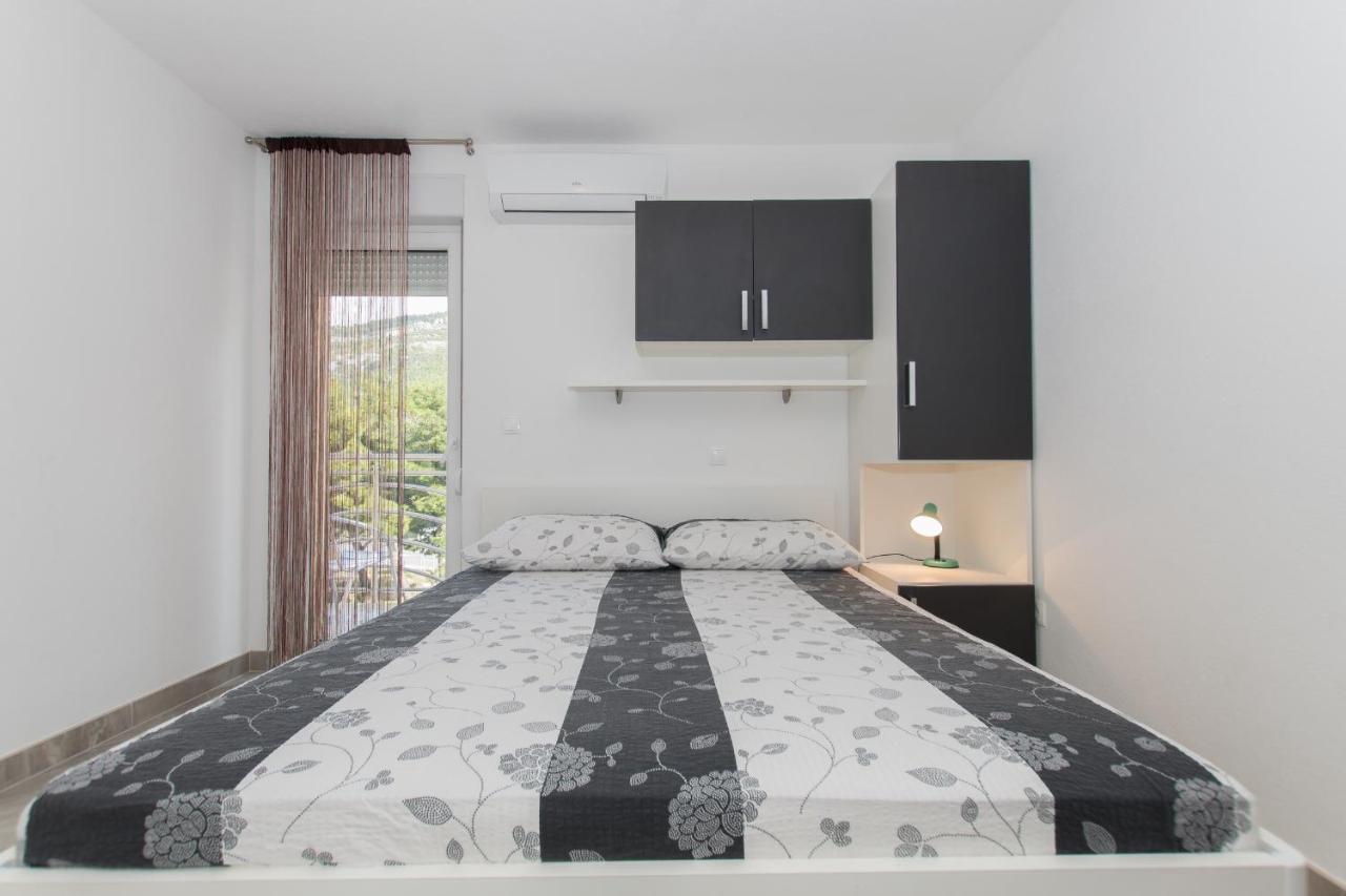 Studio Apartments Zloic In Krvavica Eksteriør billede