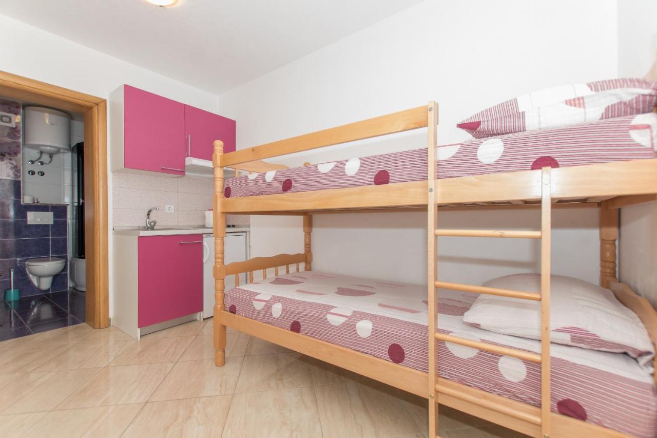 Studio Apartments Zloic In Krvavica Eksteriør billede