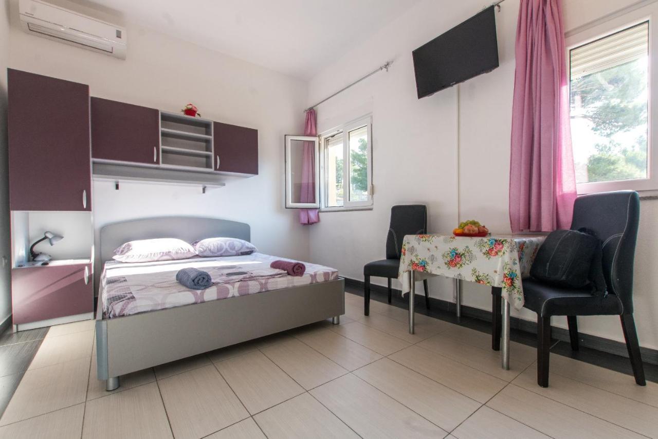 Studio Apartments Zloic In Krvavica Eksteriør billede