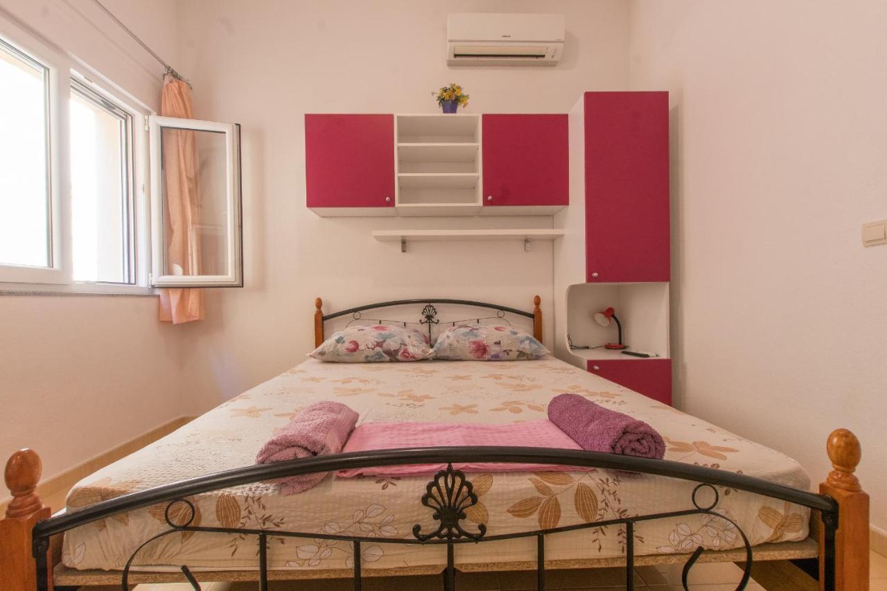 Studio Apartments Zloic In Krvavica Eksteriør billede