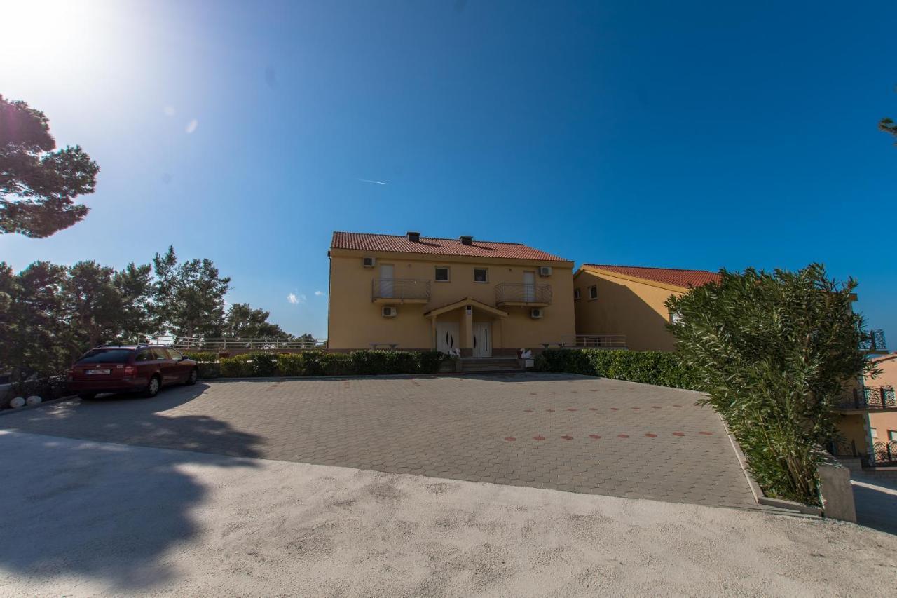 Studio Apartments Zloic In Krvavica Eksteriør billede